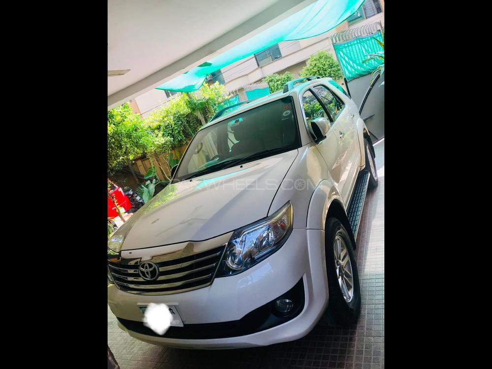 Toyota Fortuner 2014 for Sale in Lahore Toyota Fortuner 2014 for Sale in Lahore Image-4