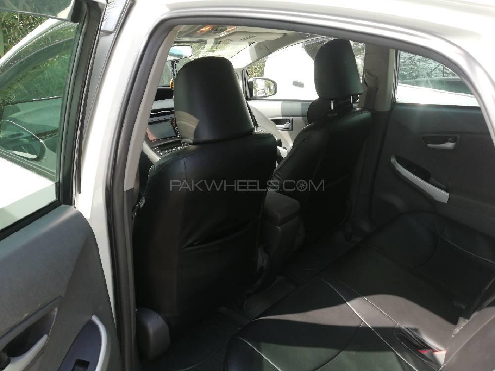 Toyota Prius 2011 for Sale in Lahore Image-1