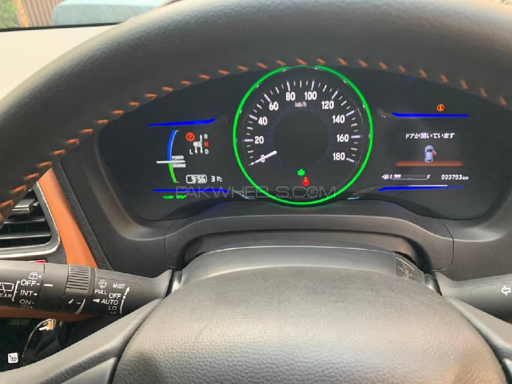 Honda Vezel 2015 for Sale in Karachi Honda Vezel 2015 for Sale in Karachi Image-4