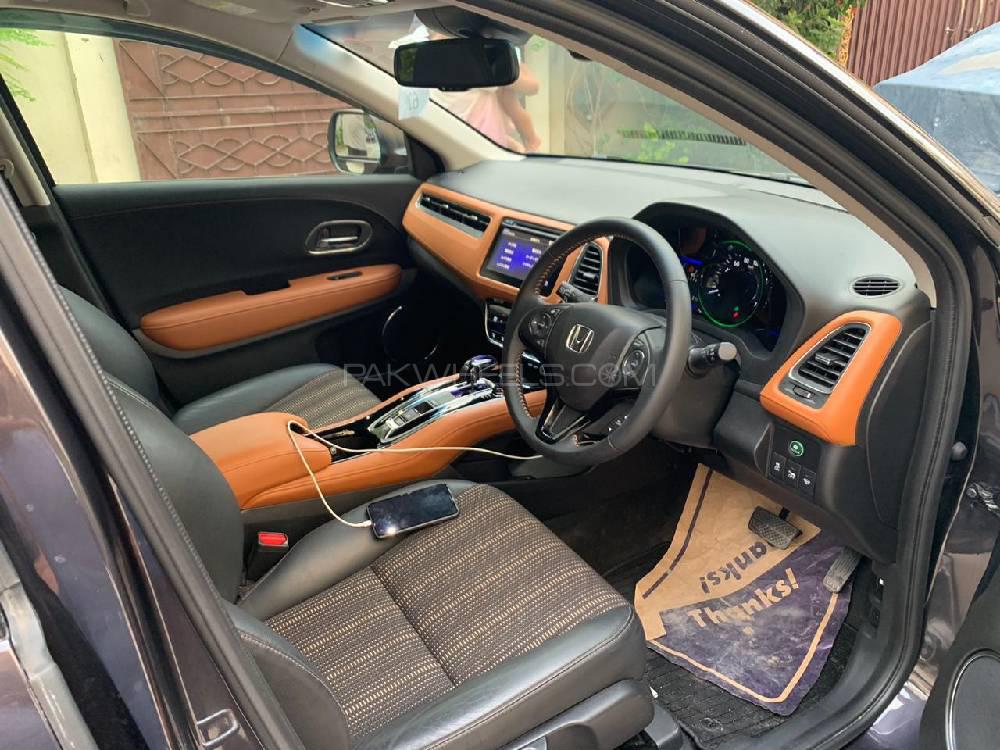 Honda Vezel 2015 for Sale in Karachi Honda Vezel 2015 for Sale in Karachi Image-2