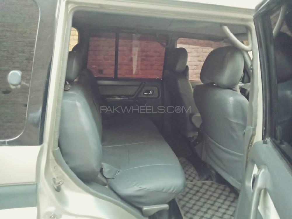 Mitsubishi Pajero 1992 for Sale in Peshawar Mitsubishi Pajero 1992 for Sale in Peshawar Image-9