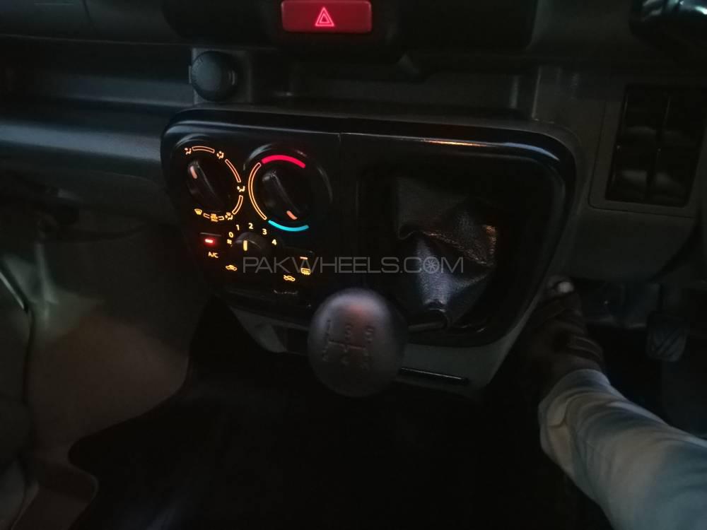 نسان کلپر 2015 for Sale in گجرانوالہ نسان کلپر 2015 for Sale in گجرانوالہ Image-12