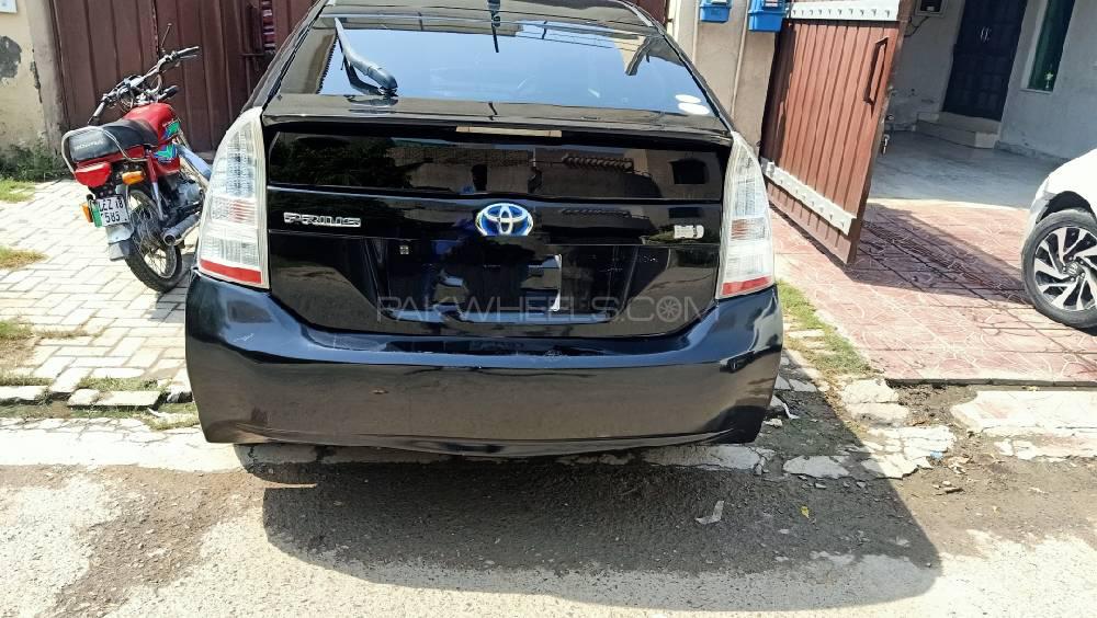 Toyota Prius 2011 for Sale in Lahore Toyota Prius 2011 for Sale in Lahore Image-5