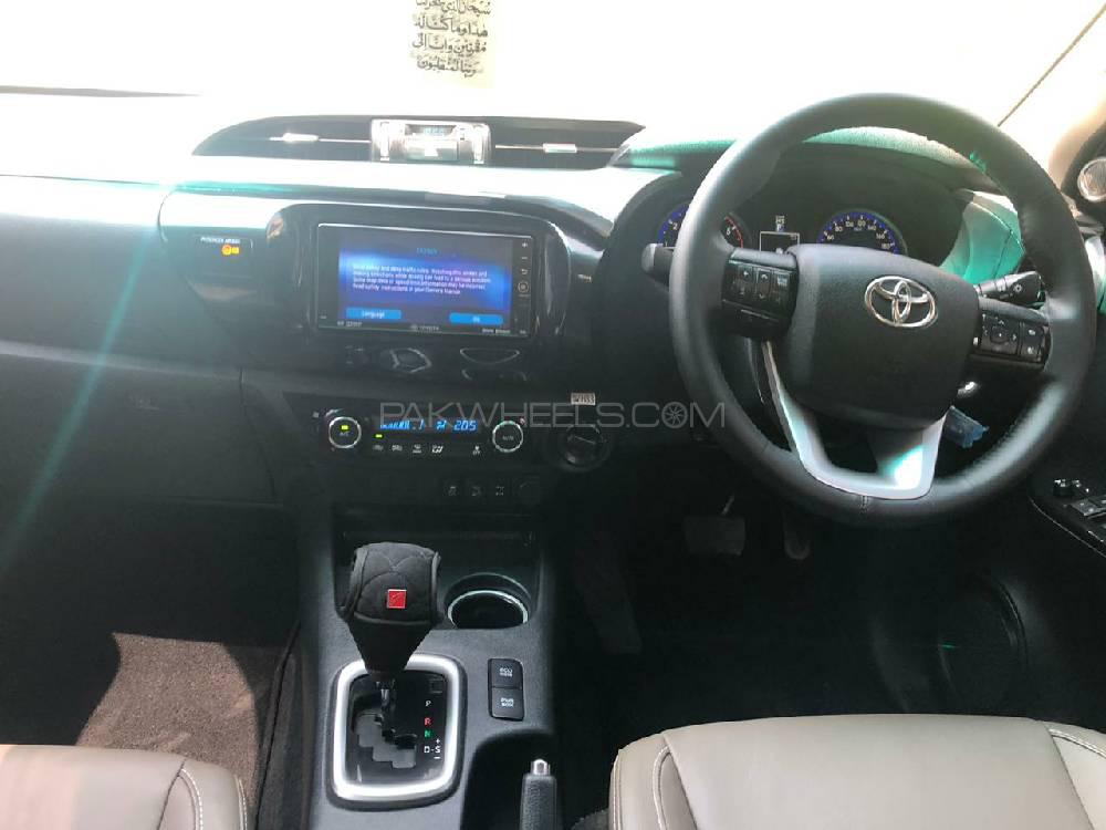 Toyota Hilux 2018 for Sale in Lahore Toyota Hilux 2018 for Sale in Lahore Image-3
