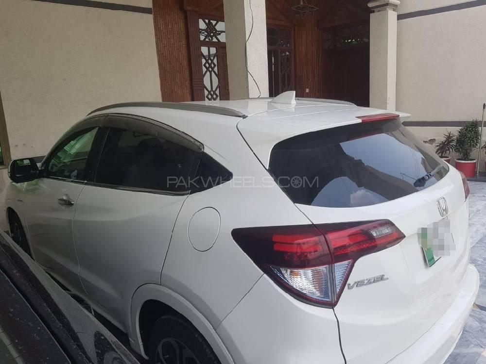 Honda Vezel 2015 for Sale in Gujranwala Honda Vezel 2015 for Sale in Gujranwala Image-2