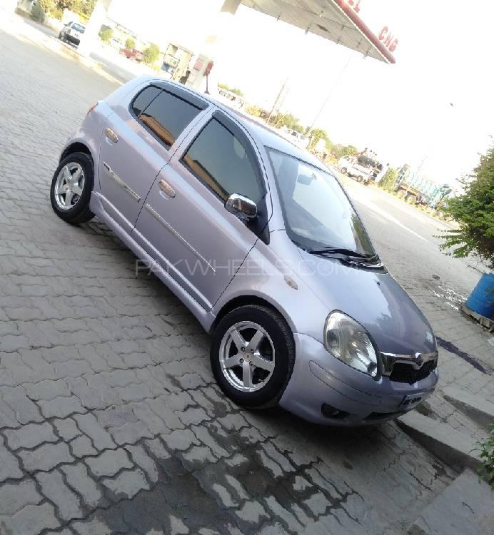 Toyota Vitz 2004 for Sale in Peshawar Image-1
