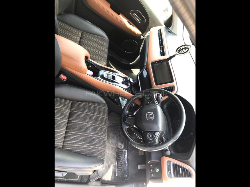 Honda Vezel 2015 for Sale in Lahore Honda Vezel 2015 for Sale in Lahore Image-7