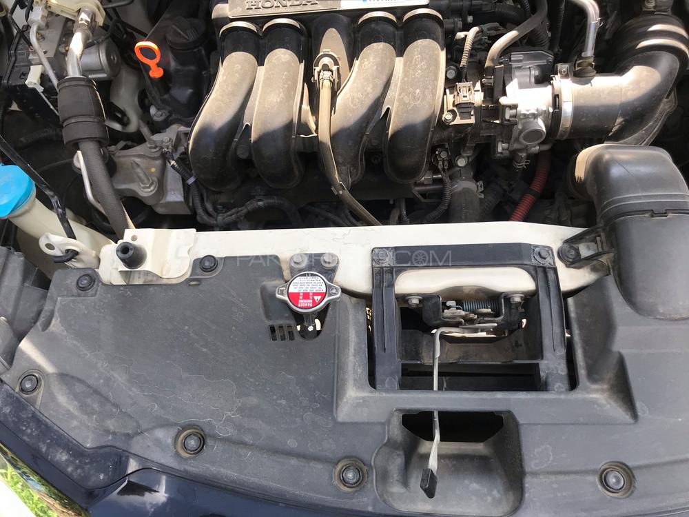 Honda Vezel 2015 for Sale in Lahore Honda Vezel 2015 for Sale in Lahore Image-14