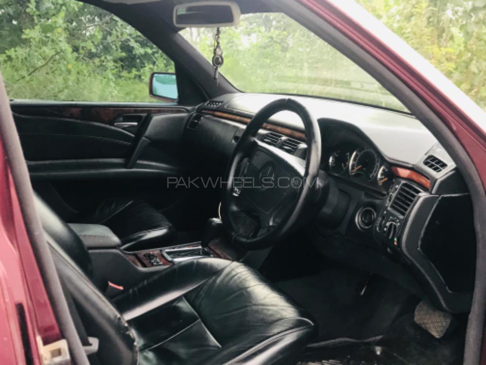 Mercedes Benz E Class 1998 for Sale in Peshawar Mercedes Benz E Class 1998 for Sale in Peshawar Image-7