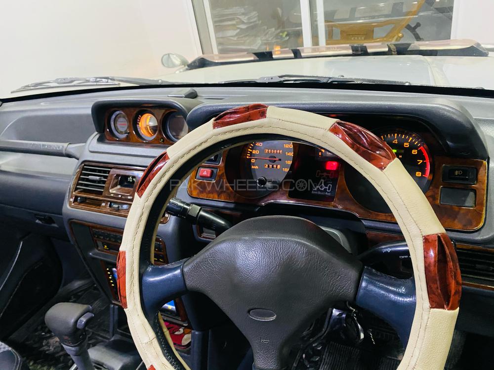 Mitsubishi Pajero 1992 for Sale in Faisalabad Mitsubishi Pajero 1992 for Sale in Faisalabad Image-9