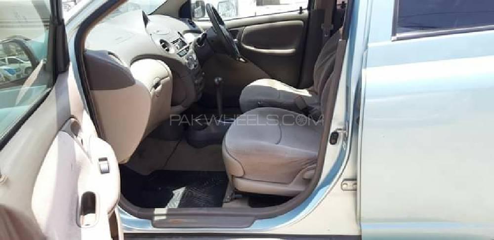 Toyota Platz 2004 for Sale in Gujranwala Toyota Platz 2004 for Sale in Gujranwala Image-16