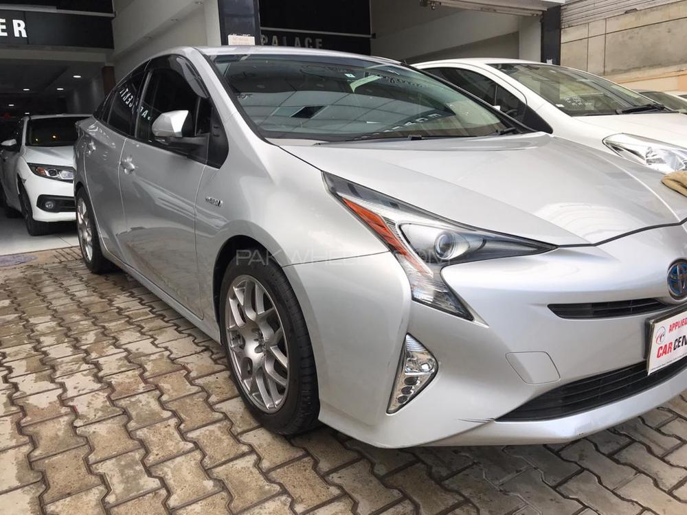 Toyota Prius 2017 for Sale in Peshawar Image-1