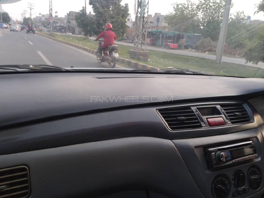 Mitsubishi Lancer 2004 for Sale in Lahore Mitsubishi Lancer 2004 for Sale in Lahore Image-3