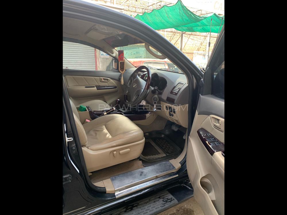 Toyota Hilux 2012 for Sale in Peshawar Toyota Hilux 2012 for Sale in Peshawar Image-7