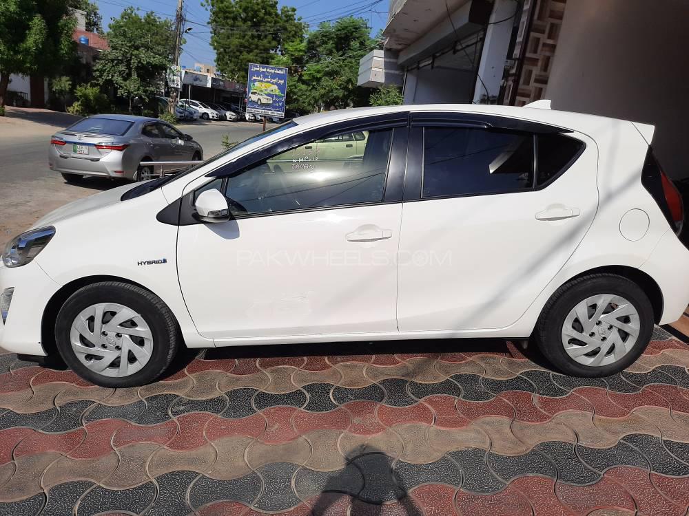 Toyota Aqua 2016 for Sale in Bahawalpur Toyota Aqua 2016 for Sale in Bahawalpur Image-3