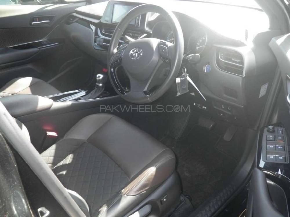 Toyota C-HR 2017 for Sale in Lahore Toyota C-HR 2017 for Sale in Lahore Image-3