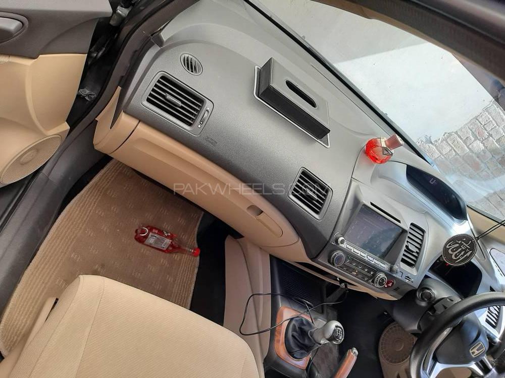 Honda Civic 2010 for Sale in Faisalabad Honda Civic 2010 for Sale in Faisalabad Image-10