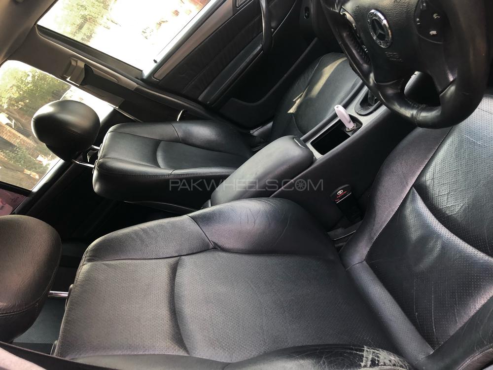 مرسڈیز بینز سی کلاس 2002 for Sale in پشاور مرسڈیز بینز سی کلاس 2002 for Sale in پشاور Image-4