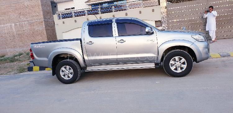 Toyota Hilux 2014 for Sale in D.G.Khan Toyota Hilux 2014 for Sale in D.G.Khan Image-2