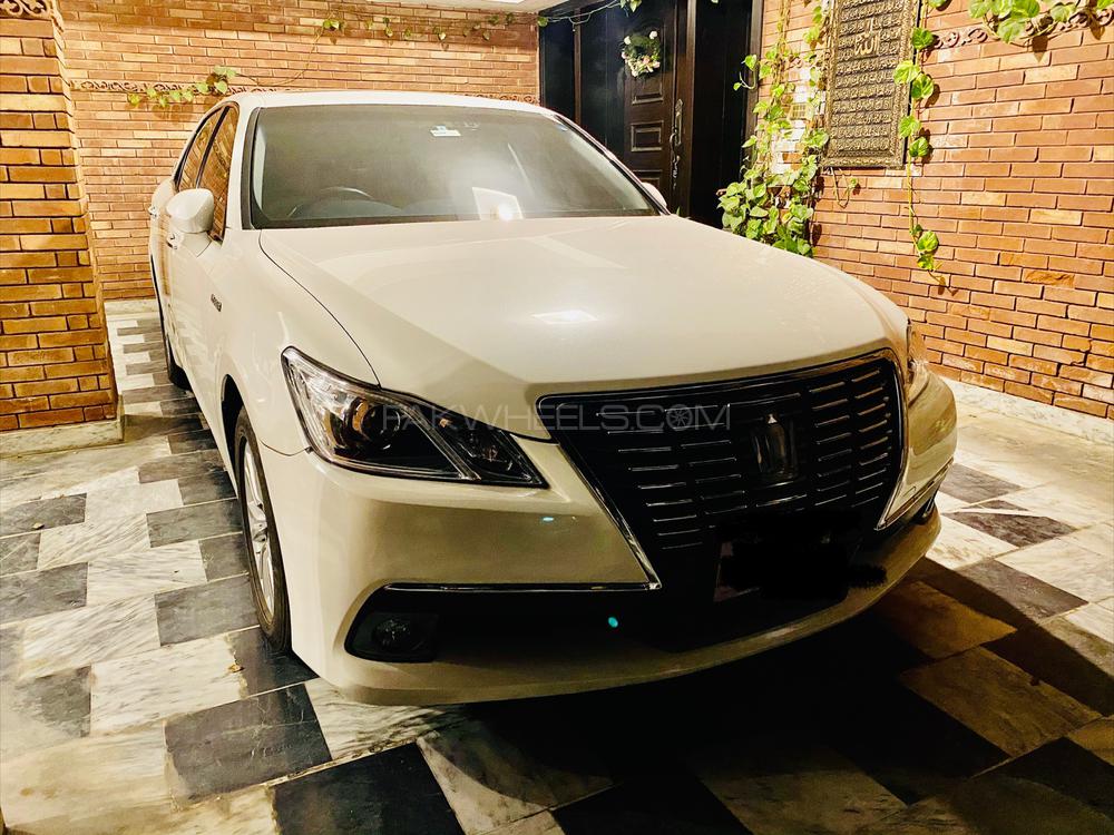 Toyota Crown 2014 for Sale in Islamabad Toyota Crown 2014 for Sale in Islamabad Image-2
