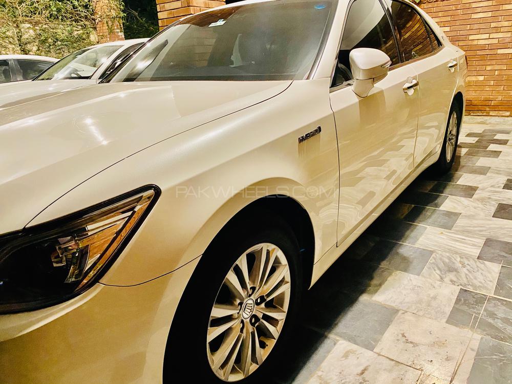 Toyota Crown 2014 for Sale in Islamabad Toyota Crown 2014 for Sale in Islamabad Image-4