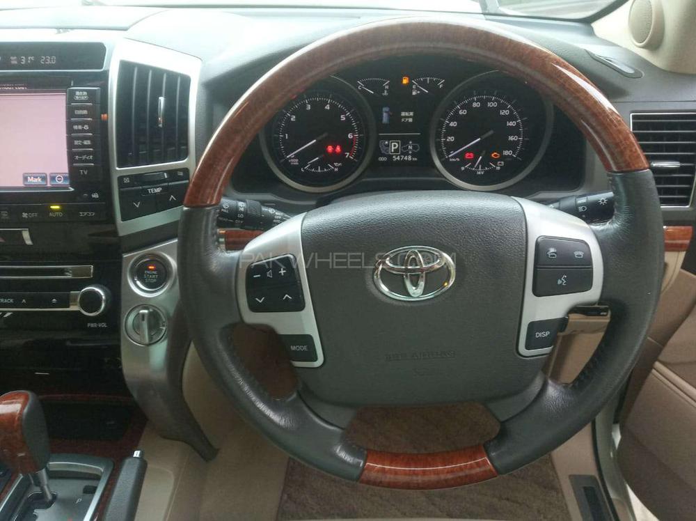 Toyota Land Cruiser 2012 for Sale in Karachi Toyota Land Cruiser 2012 for Sale in Karachi Image-6