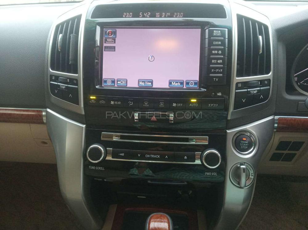 Toyota Land Cruiser 2012 for Sale in Karachi Toyota Land Cruiser 2012 for Sale in Karachi Image-7