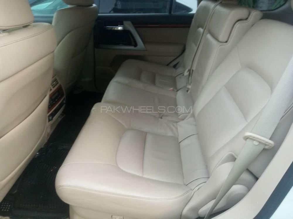 Toyota Land Cruiser 2012 for Sale in Karachi Toyota Land Cruiser 2012 for Sale in Karachi Image-14