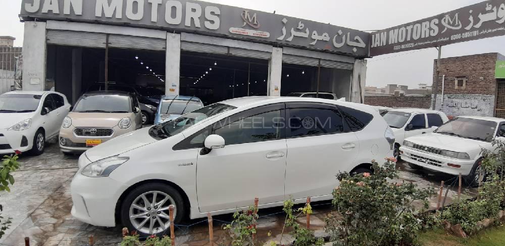 Toyota Prius Alpha 2013 for Sale in Peshawar Toyota Prius Alpha 2013 for Sale in Peshawar Image-5
