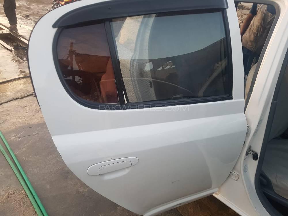 Toyota Vitz 2001 for Sale in D.G.Khan Toyota Vitz 2001 for Sale in D.G.Khan Image-2