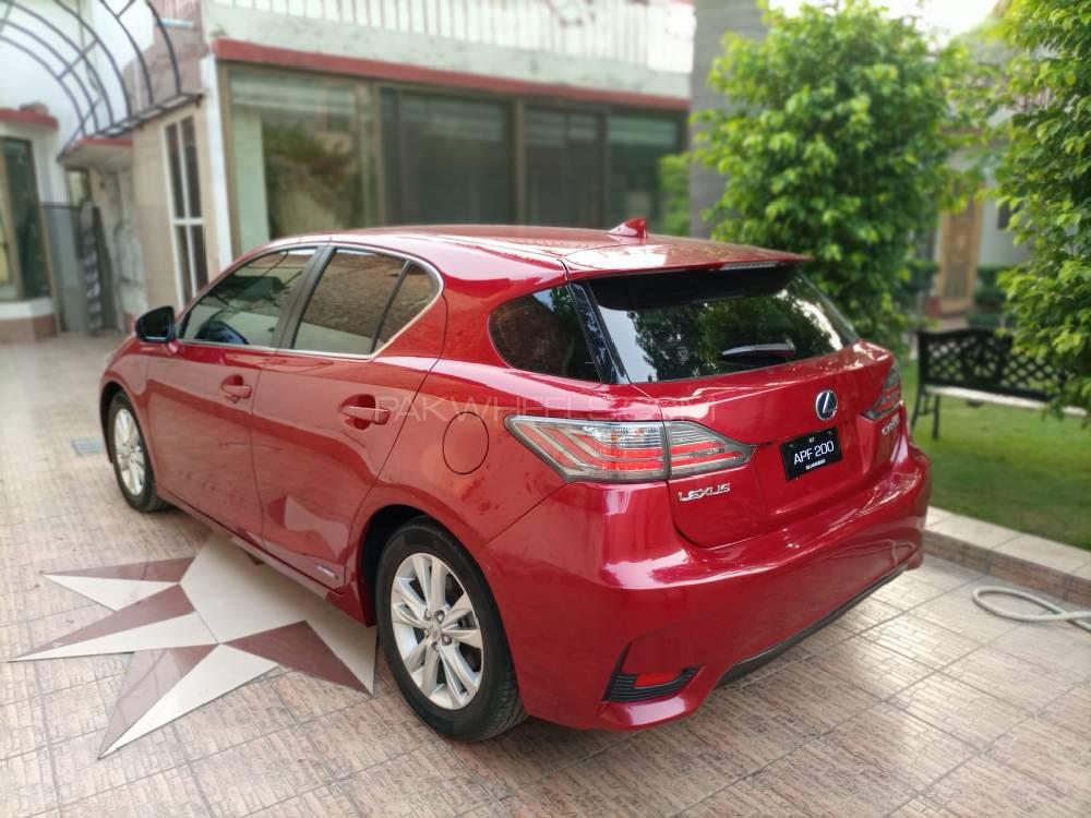 Lexus CT200h 2017 for Sale in Gujranwala Lexus CT200h 2017 for Sale in Gujranwala Image-5
