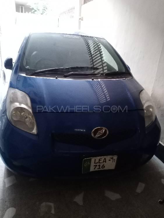 Toyota Vitz 2009 for Sale in Multan Image-1