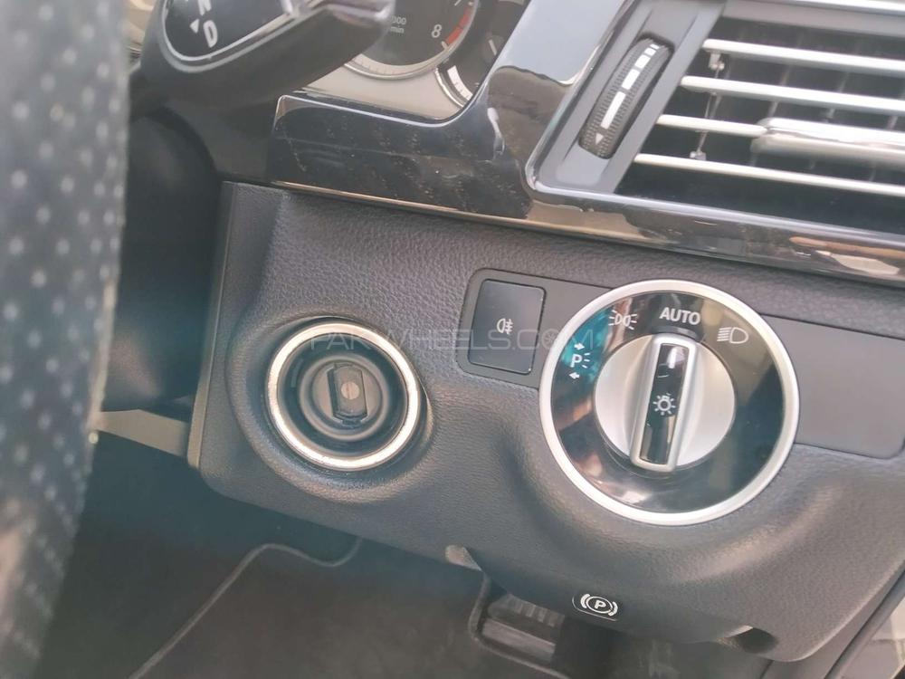 Mercedes Benz E Class 2012 for Sale in Lahore Mercedes Benz E Class 2012 for Sale in Lahore Image-7