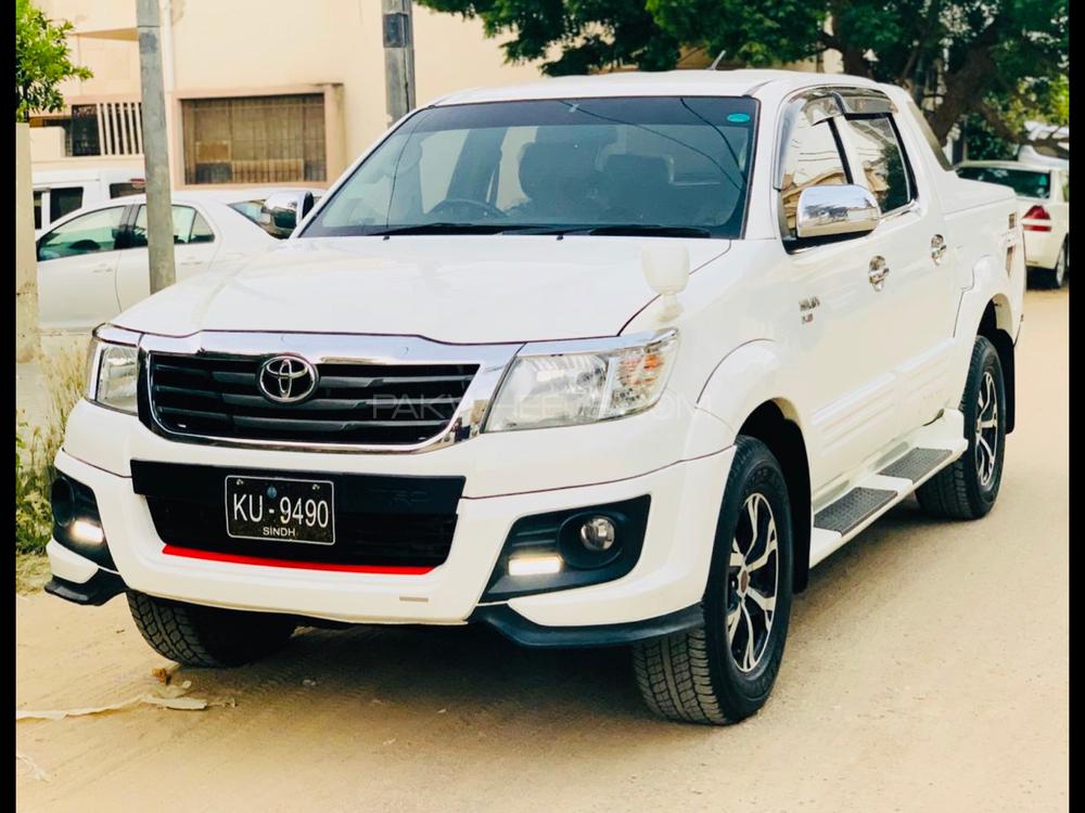 Toyota Hilux 2016 for Sale in Karachi Toyota Hilux 2016 for Sale in Karachi Image-4