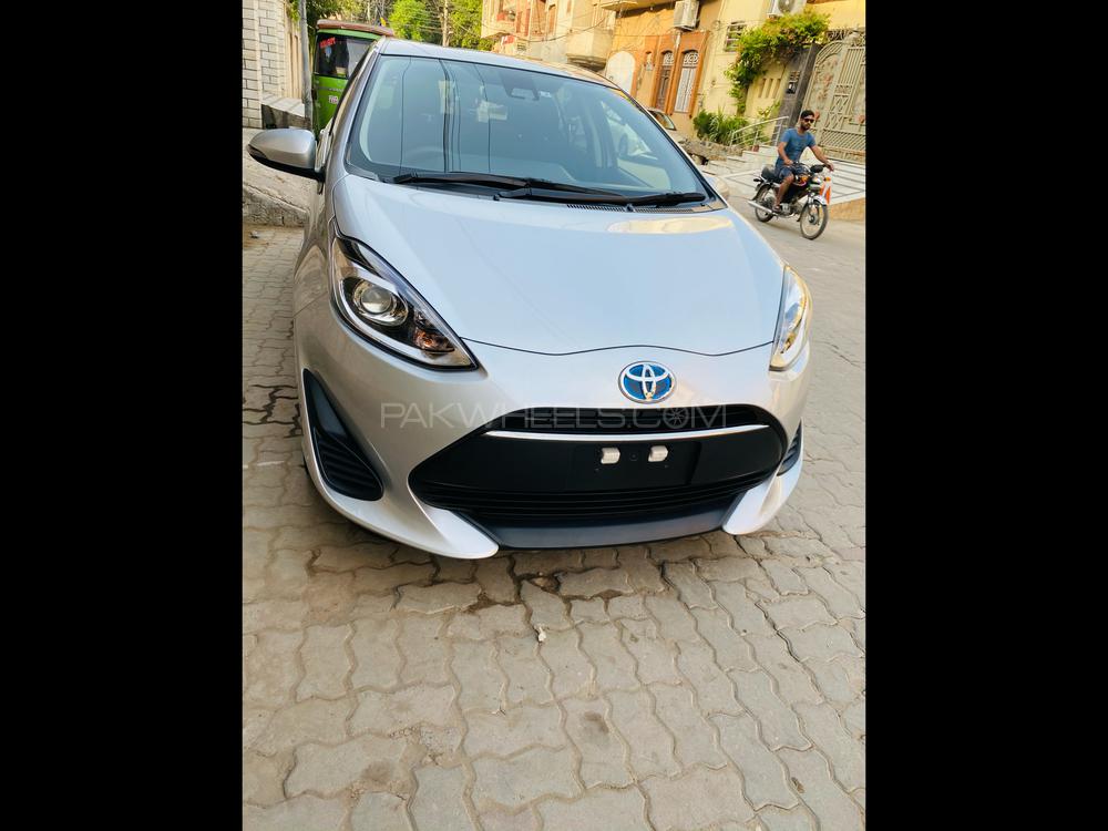 Toyota Aqua 2017 for Sale in Sialkot Image-1