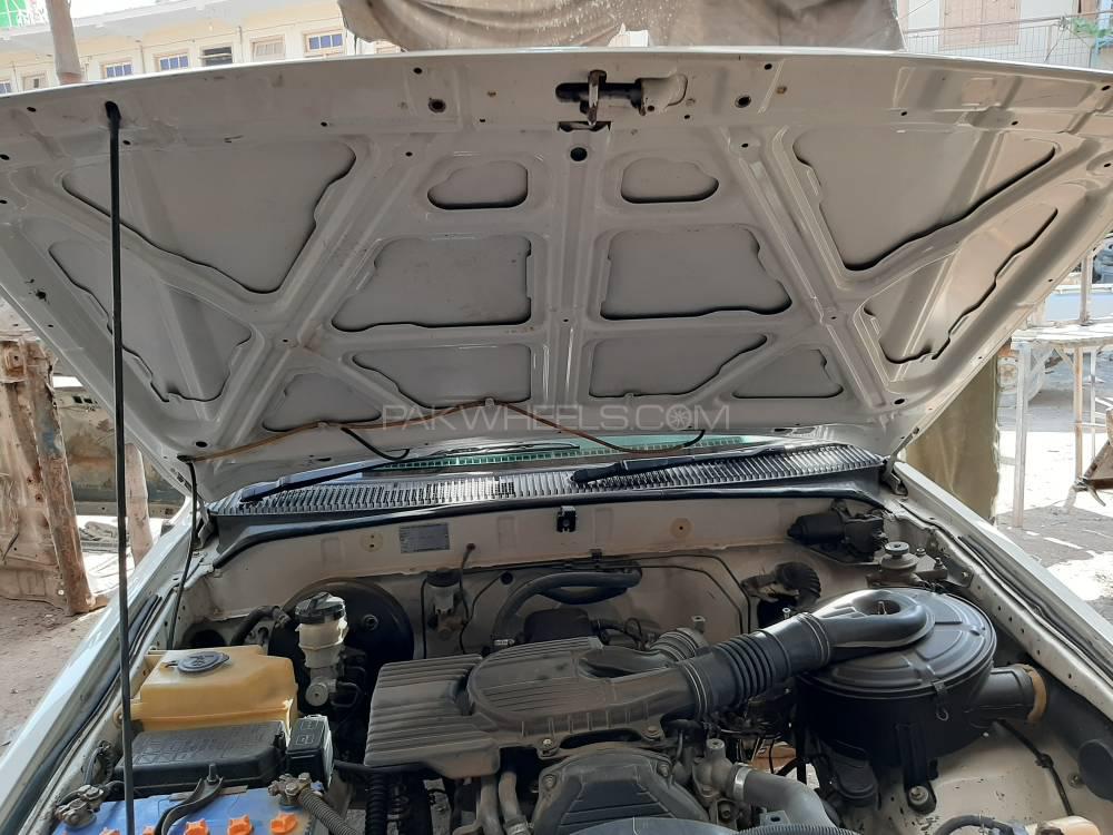 Toyota Hilux 2005 for Sale in Attock Toyota Hilux 2005 for Sale in Attock Image-8