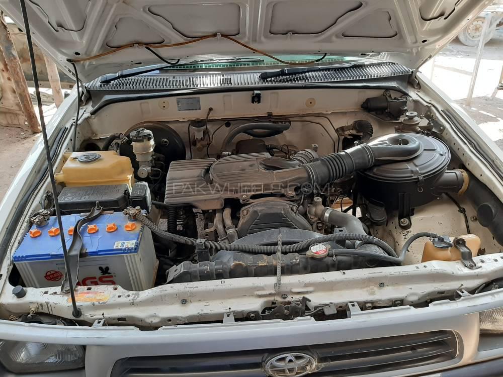 Toyota Hilux 2005 for Sale in Attock Toyota Hilux 2005 for Sale in Attock Image-9
