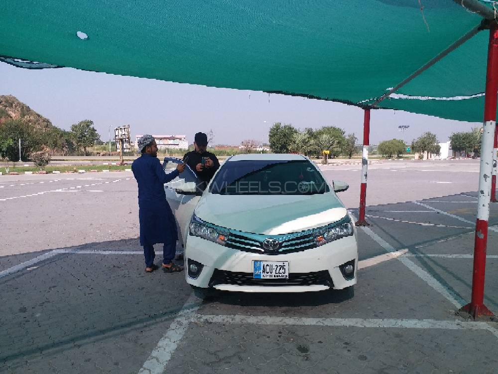 Toyota Corolla 2016 for Sale in Peshawar Image-1