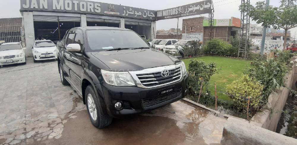 Toyota Hilux 2015 for Sale in Peshawar Toyota Hilux 2015 for Sale in Peshawar Image-5