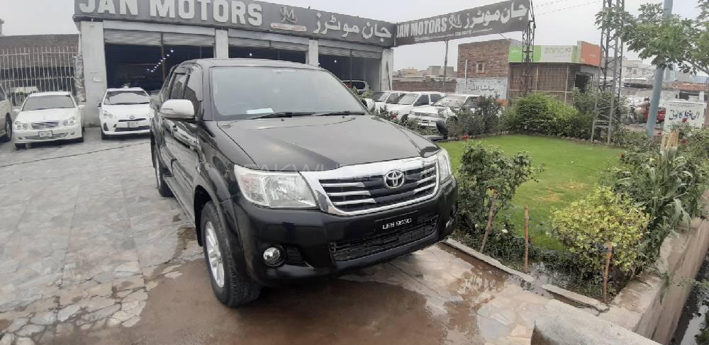 Toyota Hilux 2015 for Sale in Peshawar Toyota Hilux 2015 for Sale in Peshawar Image-3