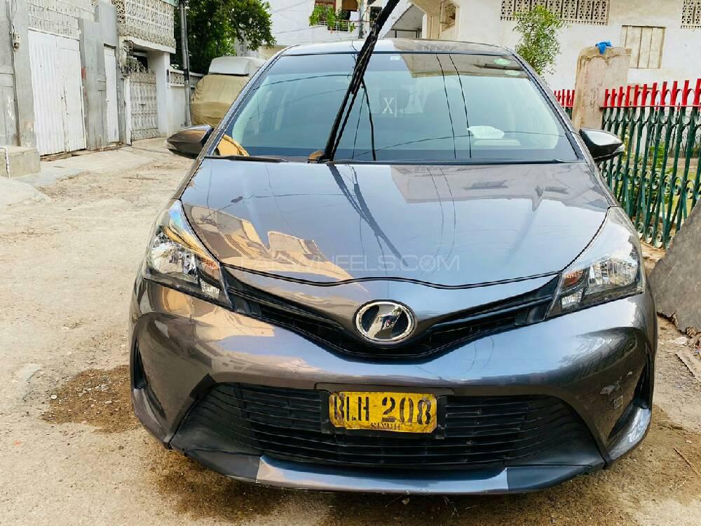 Toyota Vitz 2015 for Sale in Karachi Image-1