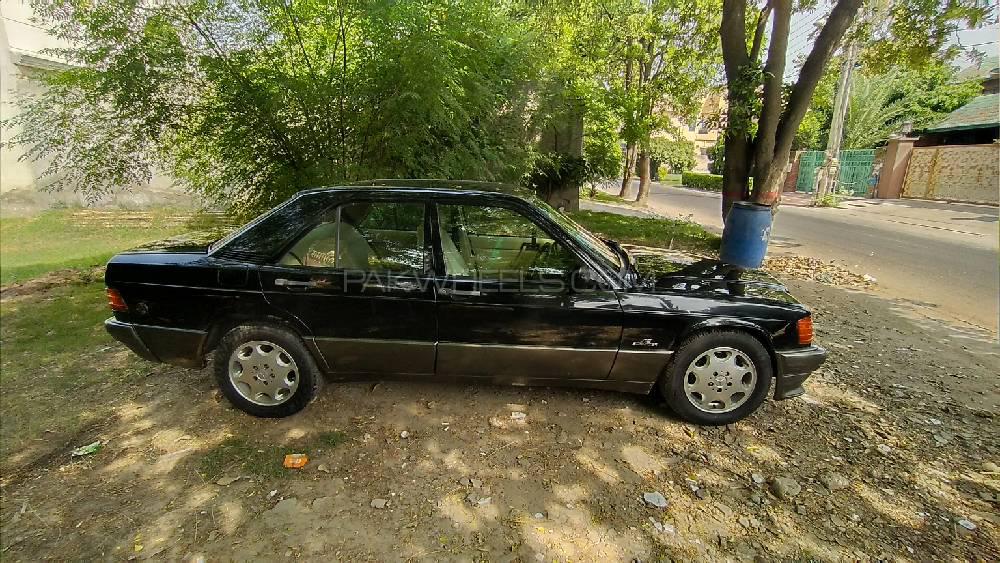 Mercedes Benz E Class 1982 for Sale in Lahore Mercedes Benz E Class 1982 for Sale in Lahore Image-5