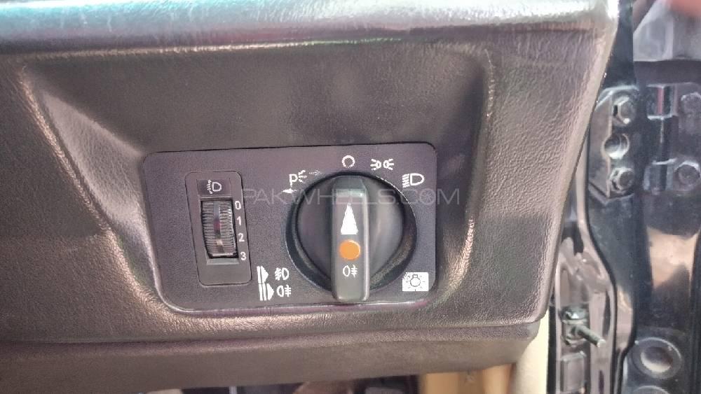 Mercedes Benz E Class 1982 for Sale in Lahore Mercedes Benz E Class 1982 for Sale in Lahore Image-15