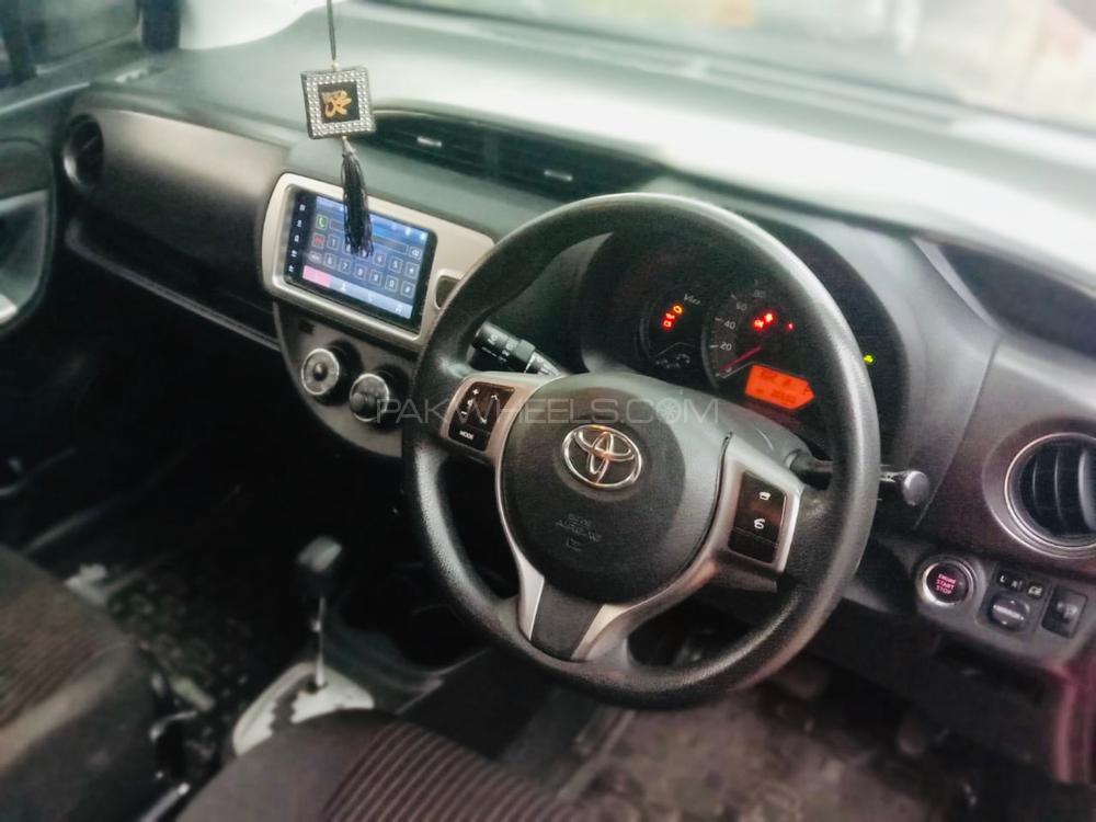 Toyota Vitz 2015 for Sale in Lahore Toyota Vitz 2015 for Sale in Lahore Image-5