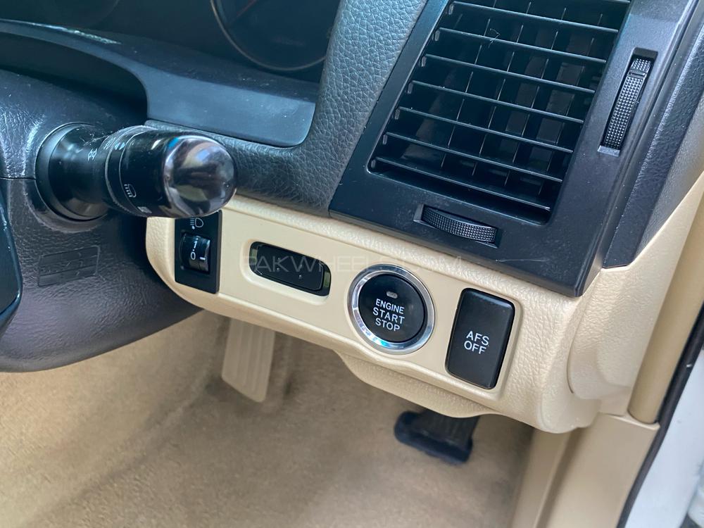 Toyota Mark X 2005 for Sale in Islamabad Toyota Mark X 2005 for Sale in Islamabad Image-3