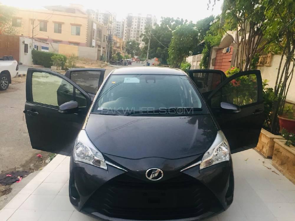 Toyota Vitz 2017 for Sale in Karachi Image-1