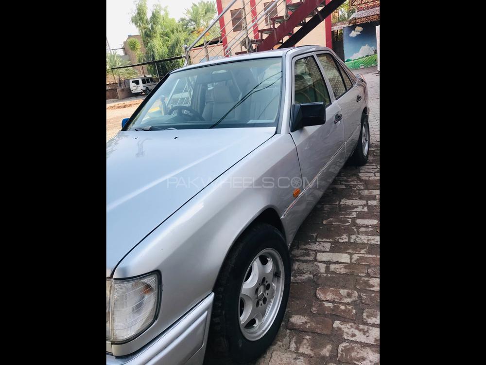 Mercedes Benz E Class 1986 for Sale in Peshawar Mercedes Benz E Class 1986 for Sale in Peshawar Image-14