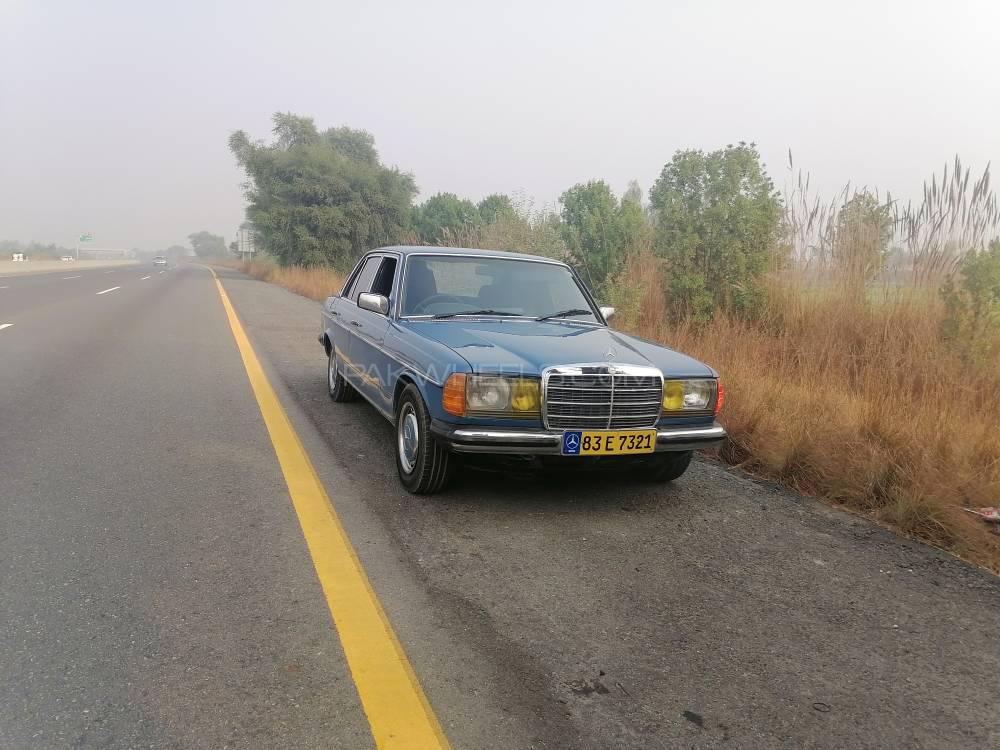 Mercedes Benz 200 D - 1983 papa smurf Mercedes Benz 200 D - 1983 papa smurf Image-7