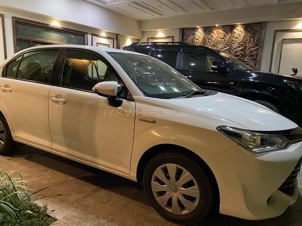 Toyota Corolla Axio 2016 for Sale in Multan Image-1
