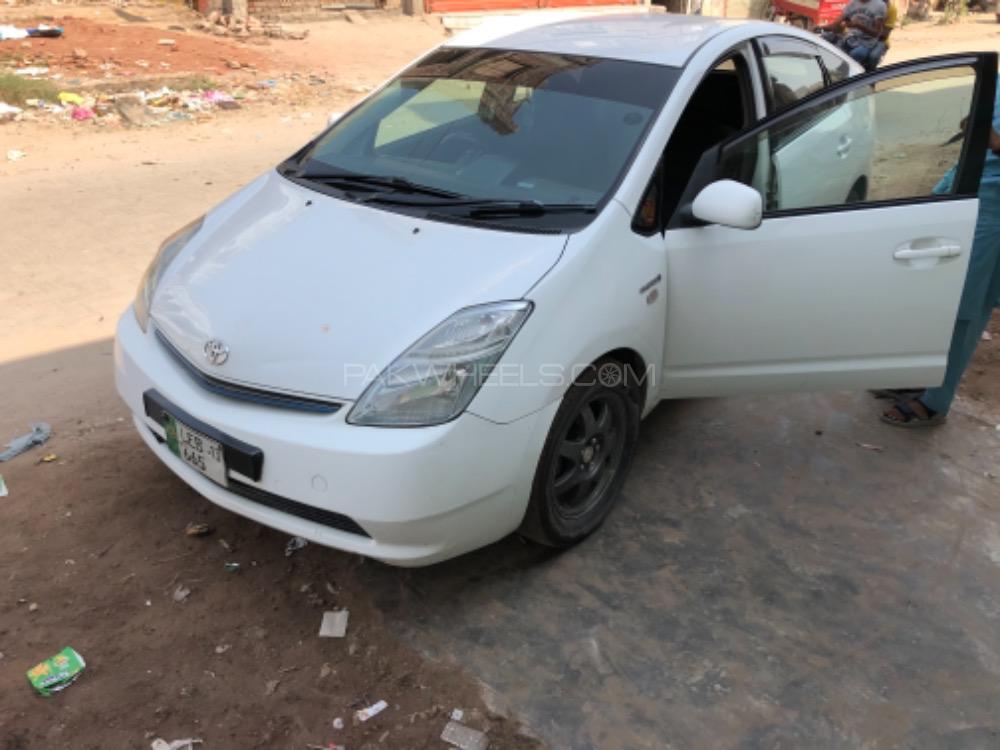 Toyota Prius 2008 for Sale in Hafizabad Toyota Prius 2008 for Sale in Hafizabad Image-2